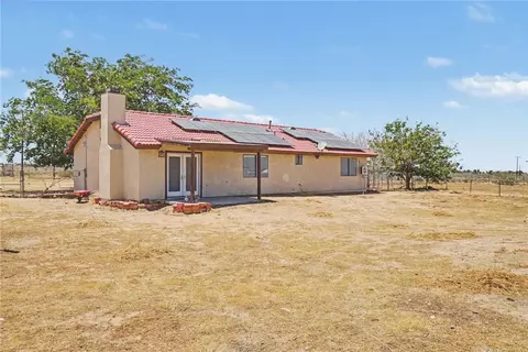 Exterior - 13451 Sonora Rd, Phelan, CA 92371 photo 5 of 8