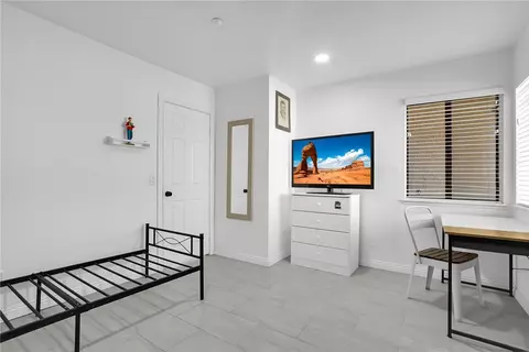 Bedroom - 13451 Sonora Rd, Phelan, CA 92371 photo 4 of 4