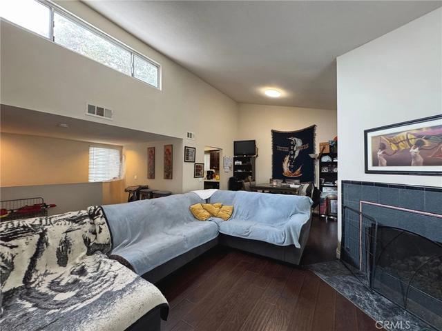 9382 Shadowood Dr, Montclair, CA 91763