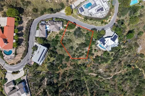 1570 Glen Oaks Blvd, Pasadena, CA 91005