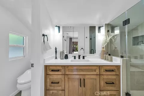 Bath - 2221 S 4th Ave, Arcadia, CA 91006 photo 1 of 4