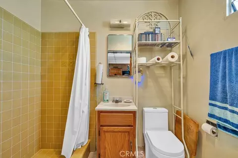 Bath - 2221 S 4th Ave, Arcadia, CA 91006 photo 4 of 4