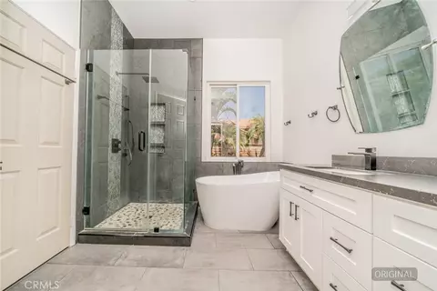 Bath - 2089 E Duron St, Colton, CA 92324 photo 2 of 7