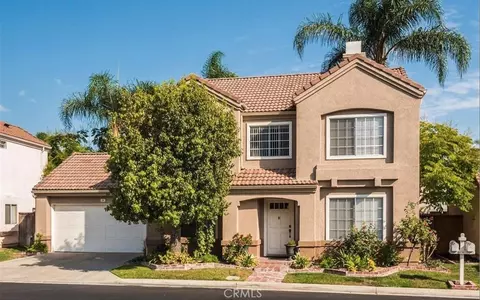 16 Santa Clara St, Aliso Viejo, CA 92656