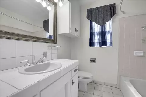 Bath - 151 E Wistaria, Arcadia, CA 91006 photo 3 of 3
