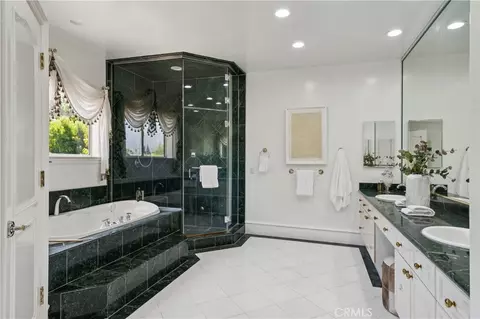 Bath - 515 W Le Roy, Arcadia, CA 91007 photo 1 of 3