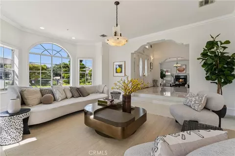 Living - 515 W Le Roy, Arcadia, CA 91007 photo 2 of 8