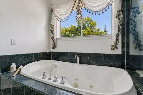 Bath - 515 W Le Roy, Arcadia, CA 91007 photo 3 of 3