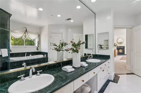 Bath - 515 W Le Roy, Arcadia, CA 91007 photo 2 of 3