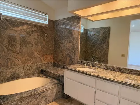 Bath - 2421 Mangular, Corona, CA 92882 photo 2 of 3