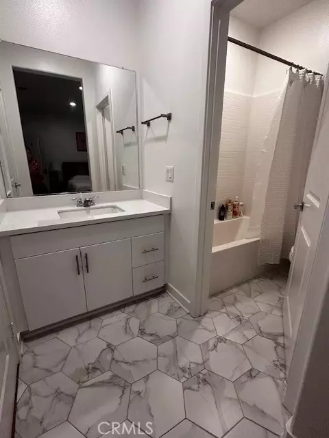 Bath - 2155 Willow Wisp, Upland, CA 91786 photo 1 of 2