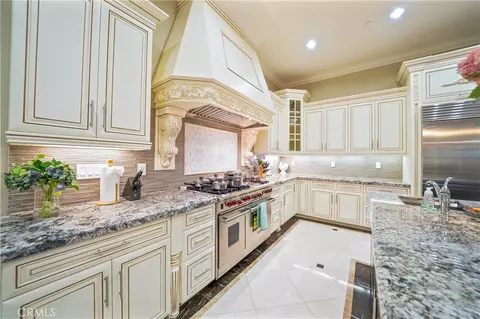 Kitchen - 355 W Palm Dr, Arcadia, CA 91007 photo 2 of 4