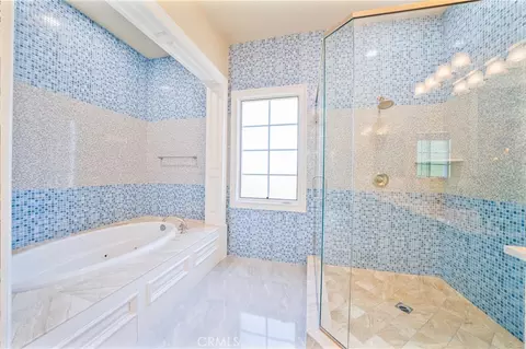 Bath - 355 W Palm Dr, Arcadia, CA 91007 photo 5 of 9