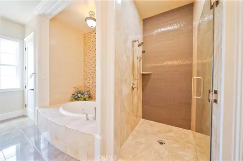 Bath - 355 W Palm Dr, Arcadia, CA 91007 photo 7 of 9
