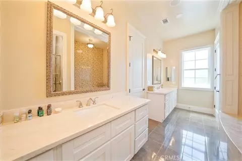 Bath - 355 W Palm Dr, Arcadia, CA 91007 photo 6 of 9