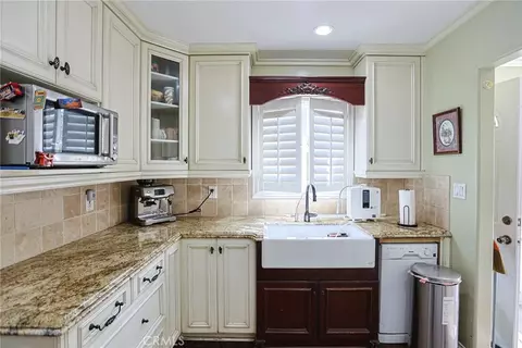 Kitchen - 313 E 11th, Azusa, CA 91702 photo 4 of 5