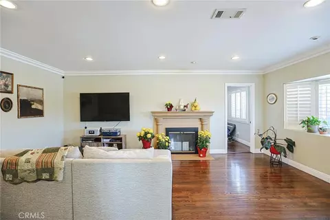 Living - 313 E 11th, Azusa, CA 91702 photo 3 of 4