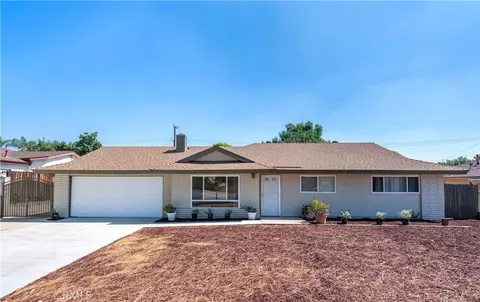 1460 N Towne, Claremont, CA 91711