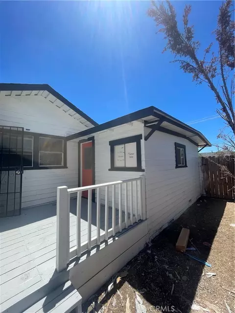 Exterior - 44627 Beech Ave, Lancaster, CA 93534 photo 4 of 5