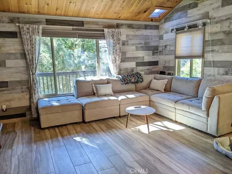 31434 Circle View Dr, Running Springs, CA 92382 photo 1
