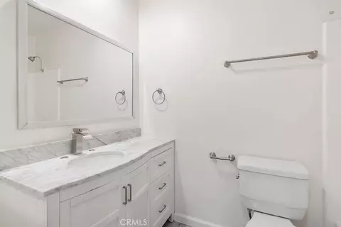 Bath - 6535 Fulton, Van Nuys, CA 91401 photo 2 of 3