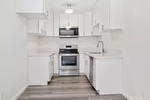 Kitchen - 6535 Fulton, Van Nuys, CA 91401 photo 1 of 3