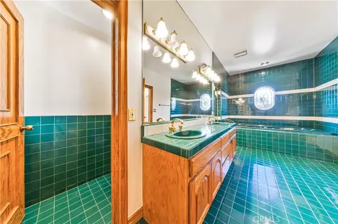 Bath - 625 Estrella Ave, Arcadia, CA 91007 photo 4 of 9
