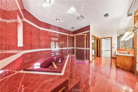 Bath - 625 Estrella Ave, Arcadia, CA 91007 photo 2 of 9
