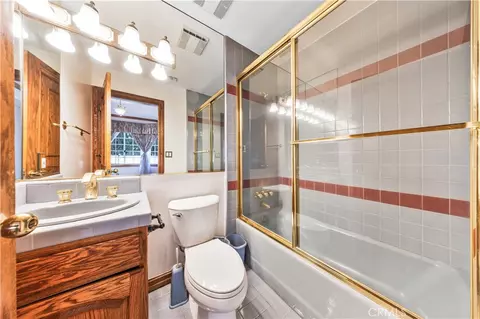Bath - 625 Estrella Ave, Arcadia, CA 91007 photo 6 of 9