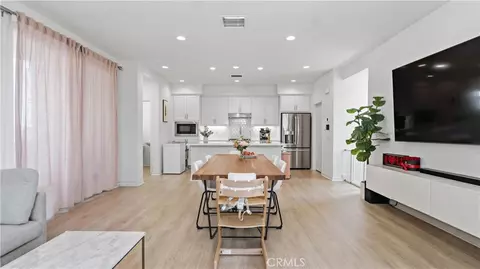 Dining - 143 Fable, Irvine, CA 92618 photo 1 of 1