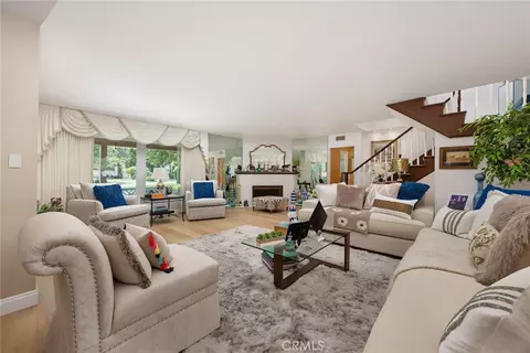 Living - 532 Valido Rd, Arcadia, CA 91007 photo 2 of 4