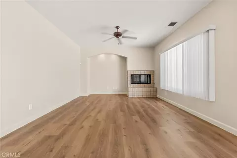 Living - 13680 Summit View St, Hesperia, CA 92344 photo 2 of 3