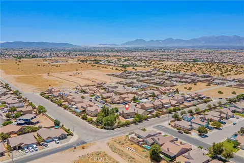 View/Area - 13680 Summit View St, Hesperia, CA 92344 photo 3 of 5