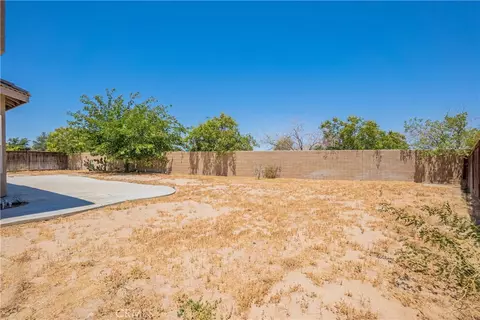 Exterior - 13680 Summit View St, Hesperia, CA 92344 photo 7 of 7
