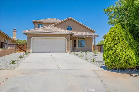 Exterior - 13680 Summit View St, Hesperia, CA 92344 photo 2 of 7