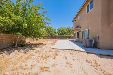 Exterior - 13680 Summit View St, Hesperia, CA 92344 photo 6 of 7