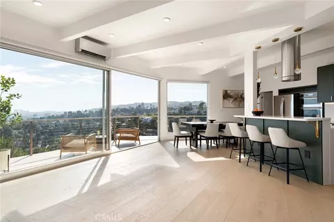 5675 Spreading Oak Dr, Los Angeles, CA 90068