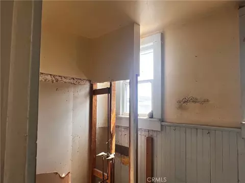 Bath - 421 Palm Way, Needles, CA 92363 photo 3 of 3