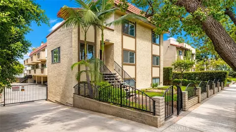432 S Oak Knoll Ave #4, Pasadena, CA 91101