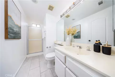 Bath - 2112 Mammoth, Corona, CA 92879 photo 1 of 4