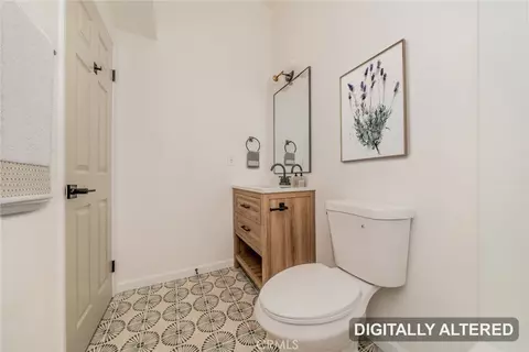 Bath - 1041 Sunset Cir, Rialto, CA 92376 photo 6 of 7
