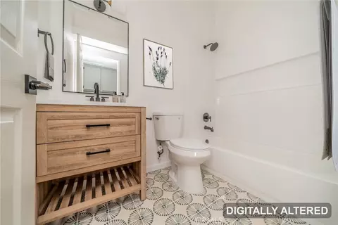 Bath - 1041 Sunset Cir, Rialto, CA 92376 photo 4 of 7