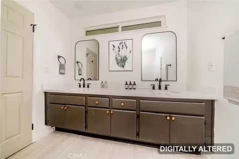 Bath - 1041 Sunset Cir, Rialto, CA 92376 photo 1 of 7