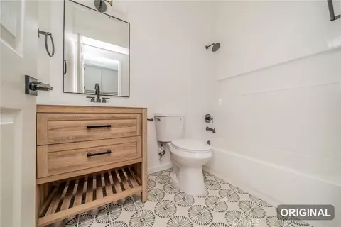 Bath - 1041 Sunset Cir, Rialto, CA 92376 photo 5 of 7