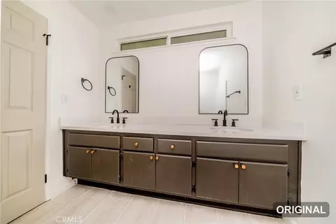 Bath - 1041 Sunset Cir, Rialto, CA 92376 photo 2 of 7