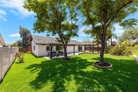 Exterior - 1189 E 14th St, Upland, CA 91786 photo 9 of 10