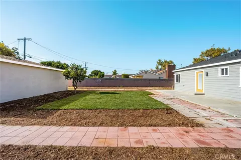 Exterior - 910 N Tajauta, Compton, CA 90220 photo 2 of 3