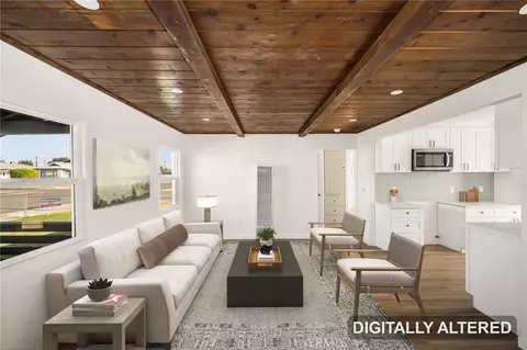 Living - 910 N Tajauta, Compton, CA 90220 photo 3 of 8