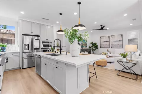 Kitchen - 54 Painted Cameo, Irvine, CA 92602 photo 4 of 4