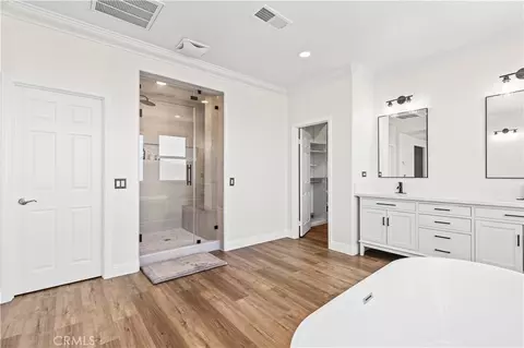 Bath - 18458 Lakepointe, Riverside, CA 92503 photo 3 of 4